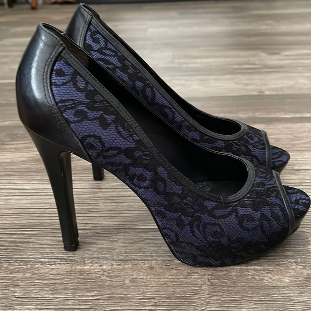 Pour La Victoire peep toe platform pumps